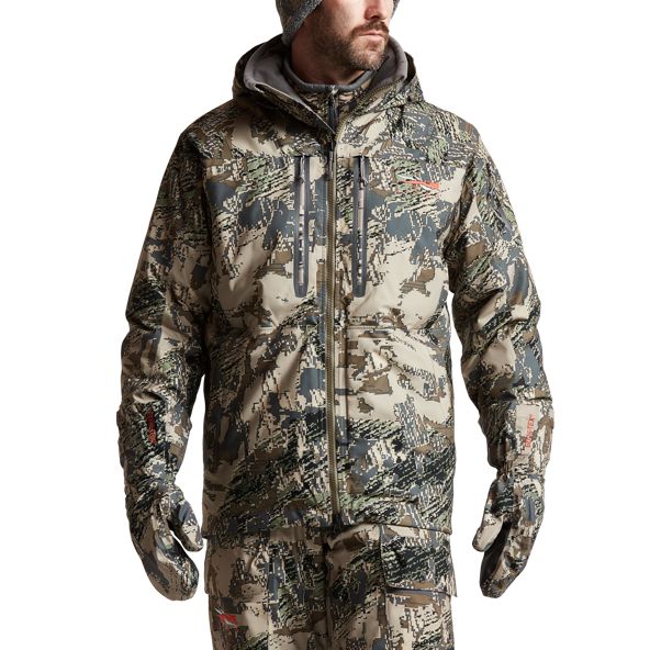 SITKA Blizzard Aerolite Parka angezogen