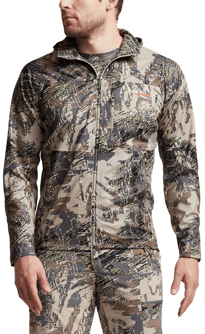 SITKA Mountain Evo Jacke in Open Country angezogen