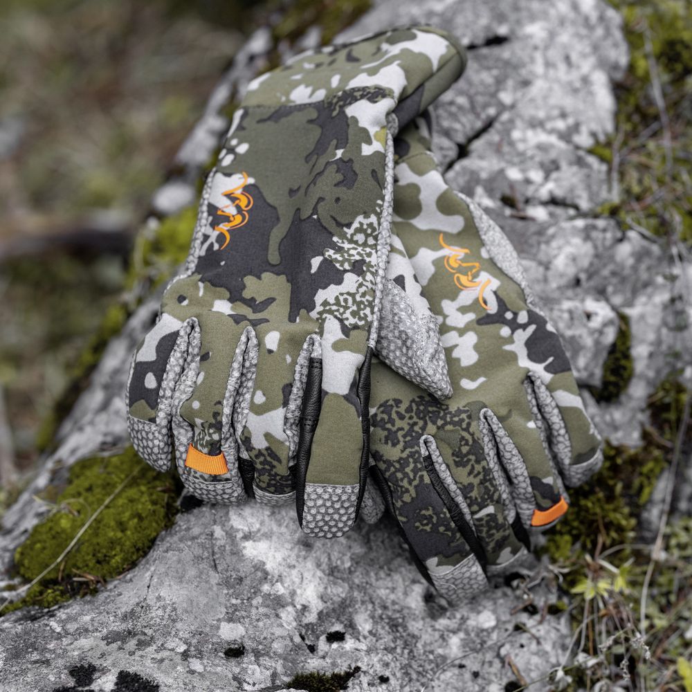 BLASER Resolution Handschuhe in HunTec Cmaouflage im Einsatz