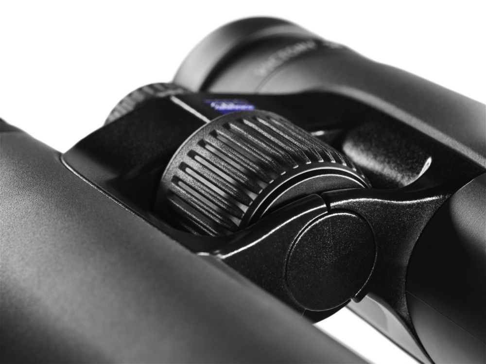 ZEISS-Victory-SF-10x42-Fernglas-5 ZEISS Victory SF 10x42 Fernglas Detailansicht Mitteltrieb