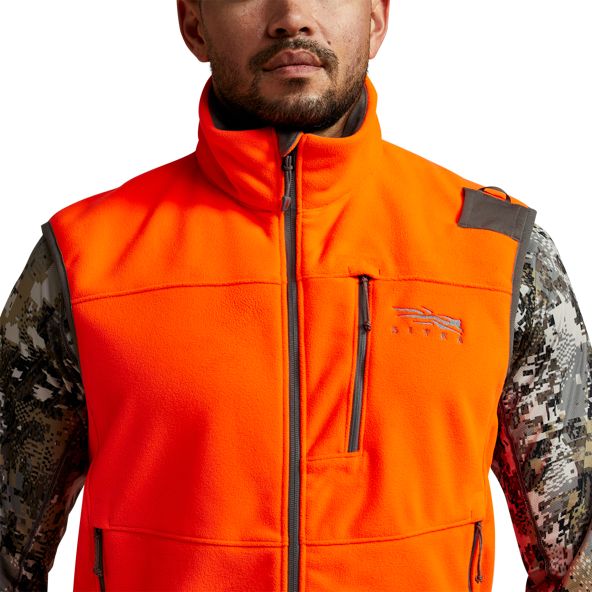 SITKA Stratus Weste in Blaze Orange Detailansicht Front