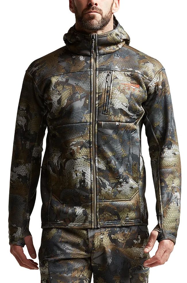 SITKA Traverse Hoody in Waterfowl Timber angezogen